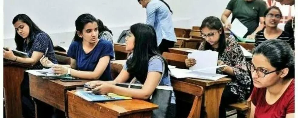 no-exam-centre-for-jee-advance-exam-in-kashmir-aspirants-in-distress